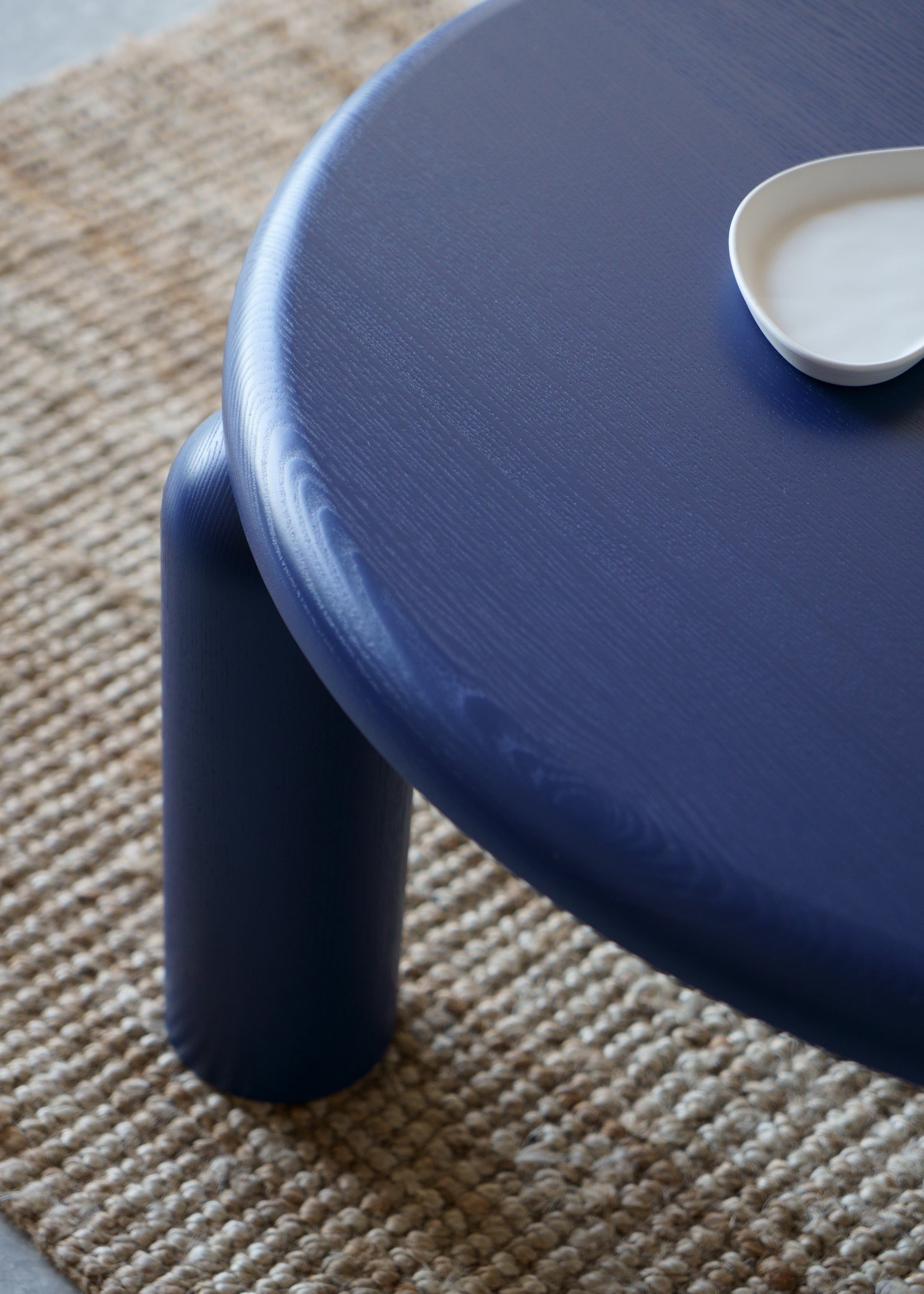 NEO LOW table / Cobalt ash TAMO