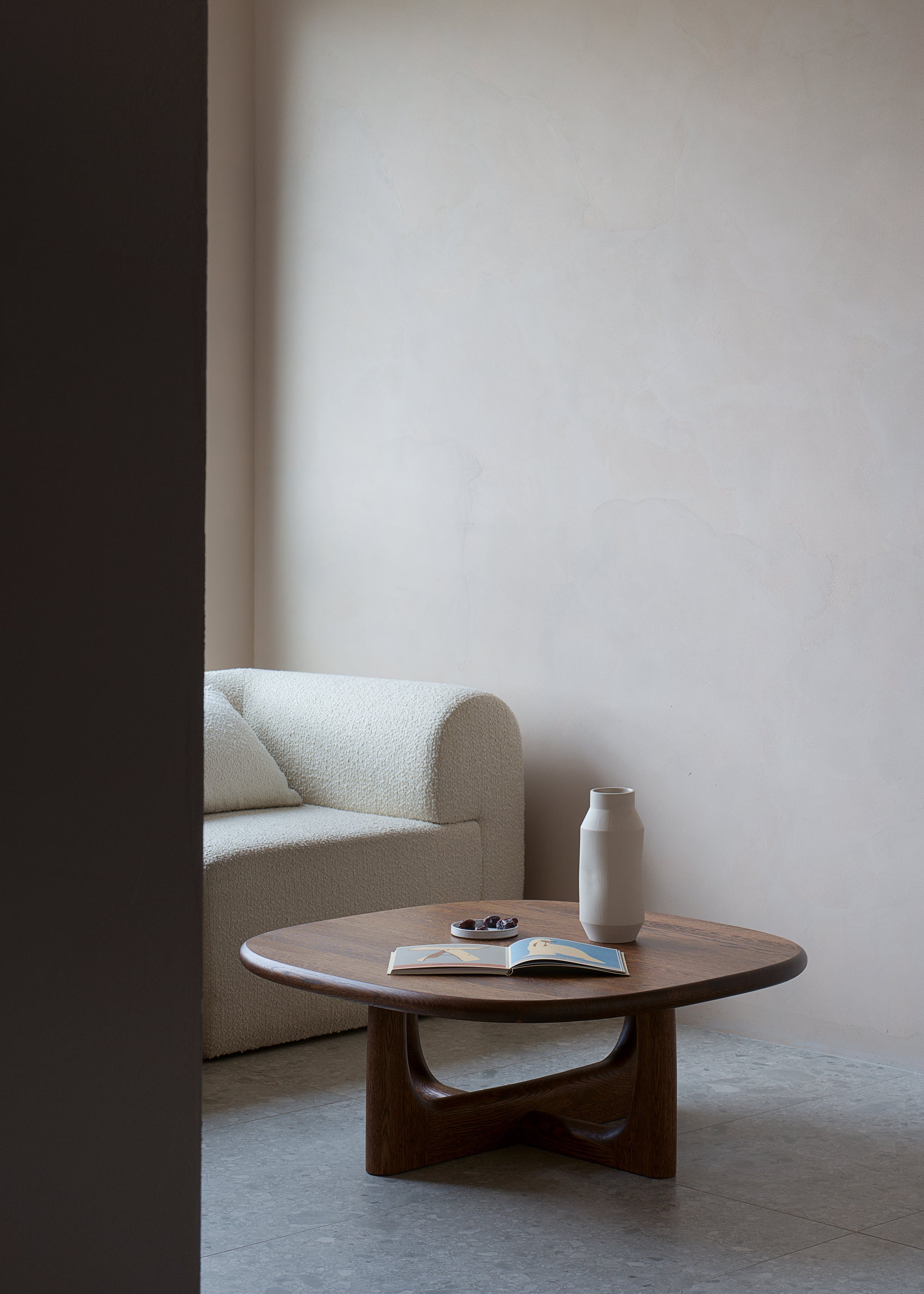 OLFO coffee table / Dark oak TAMO