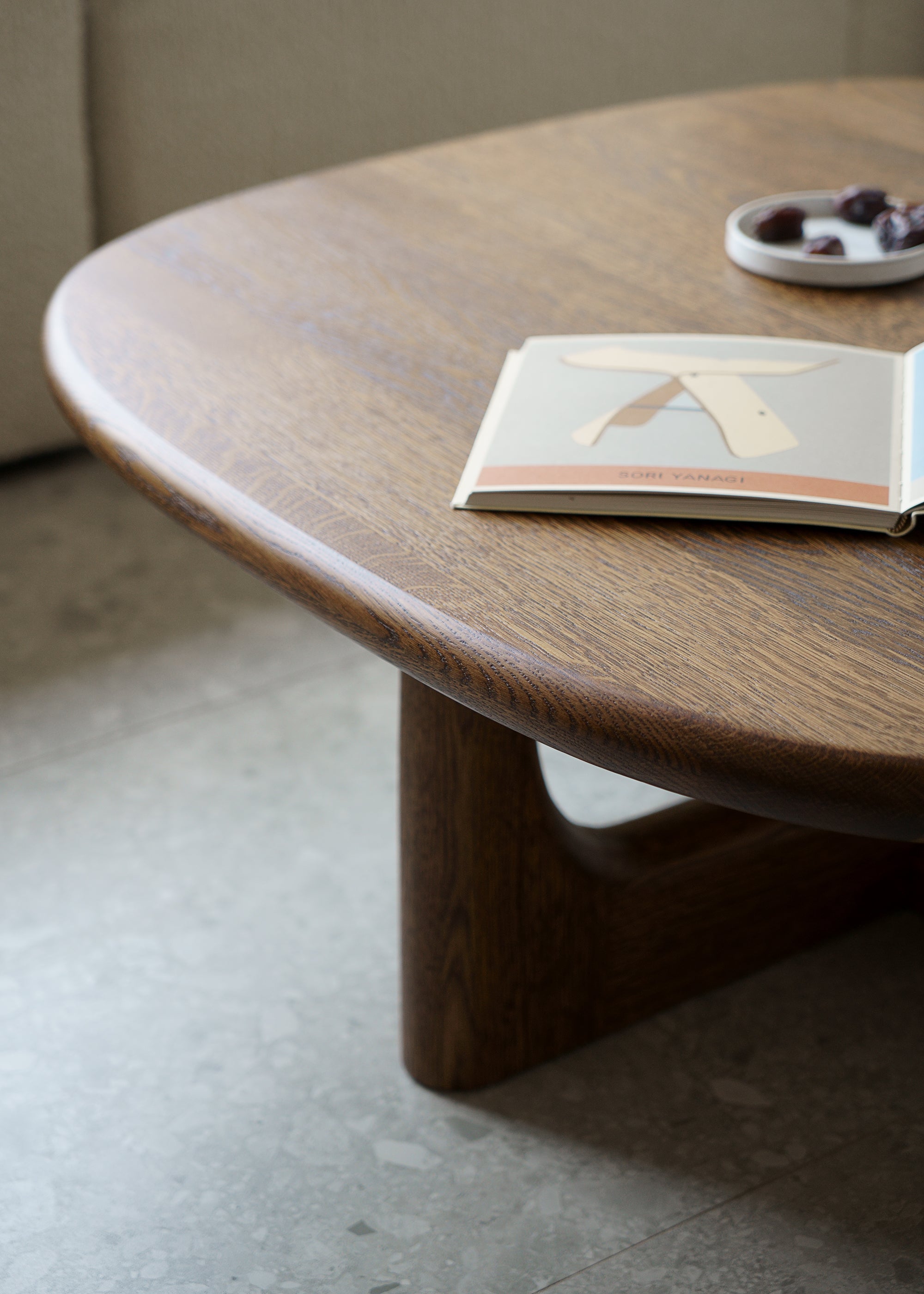OLFO coffee table / Dark oak TAMO