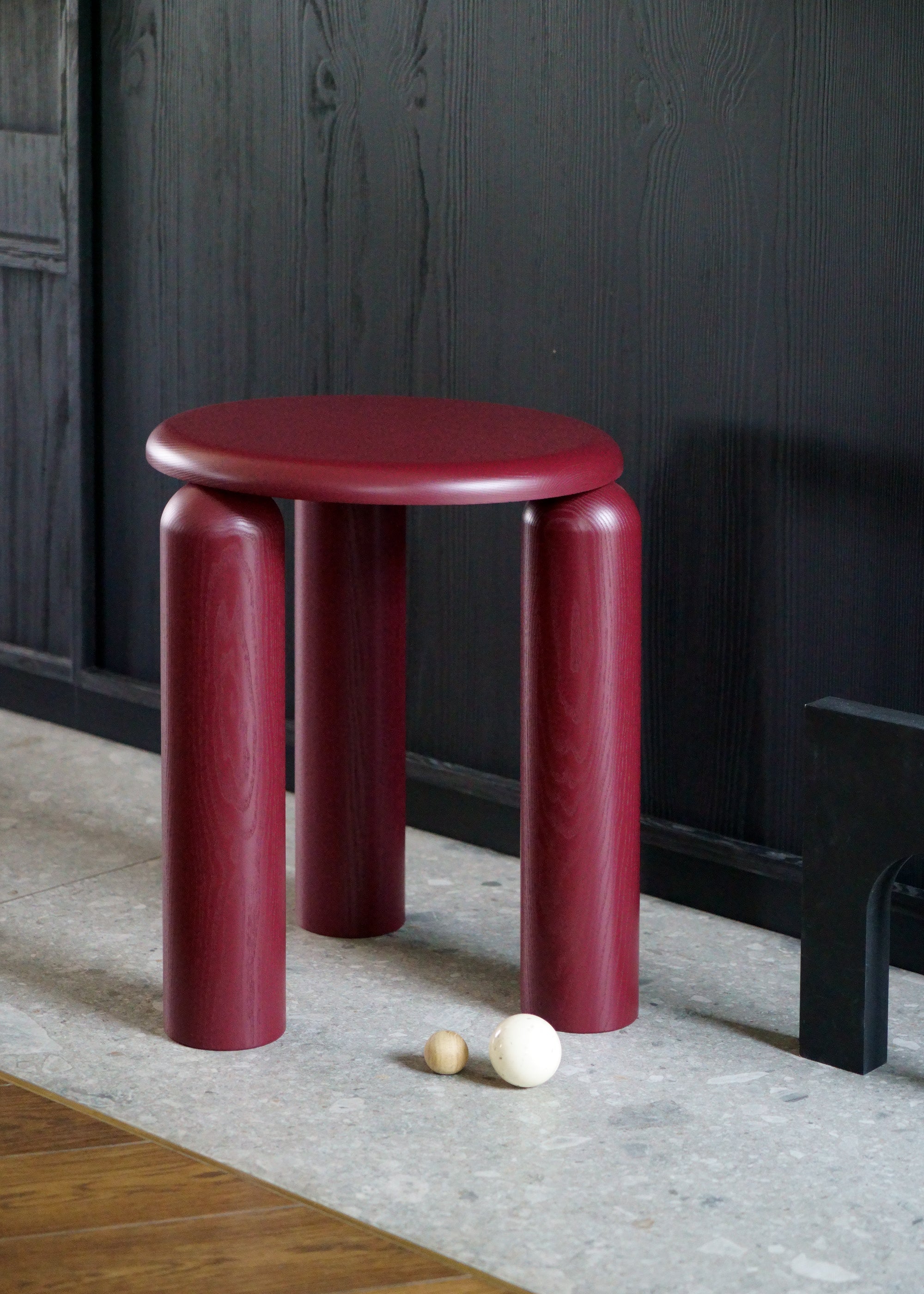 NEO HIGH table / Burgundy ash TAMO