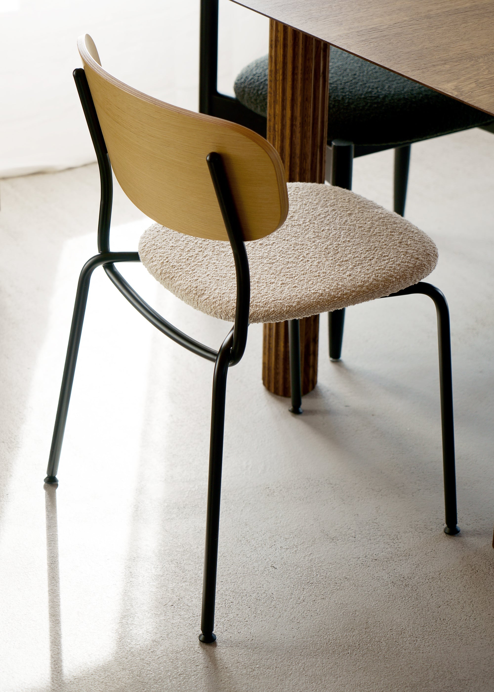 SPLOT SOFT chair / Black / Natur oak MARCIN LASKOWSKI