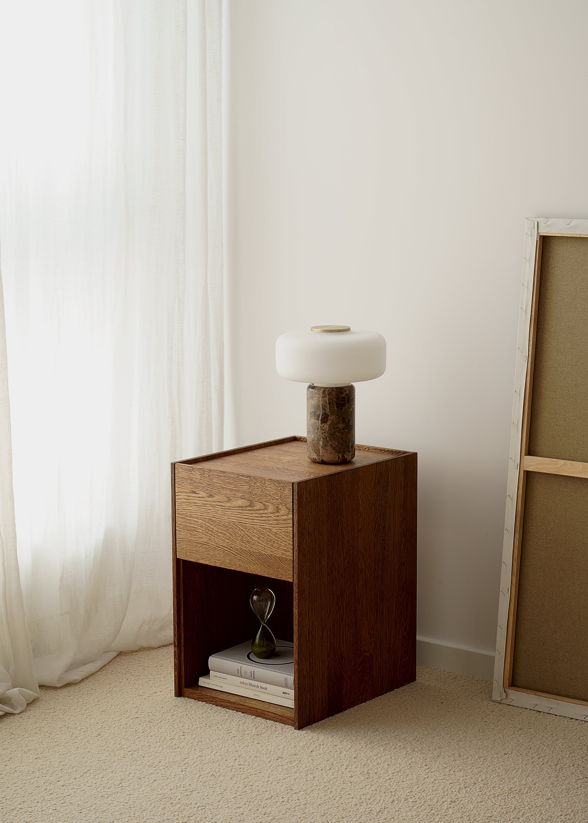 Exklusive und designerische Nachttische und Betttische – TAMO