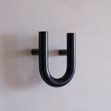 UNE hanger