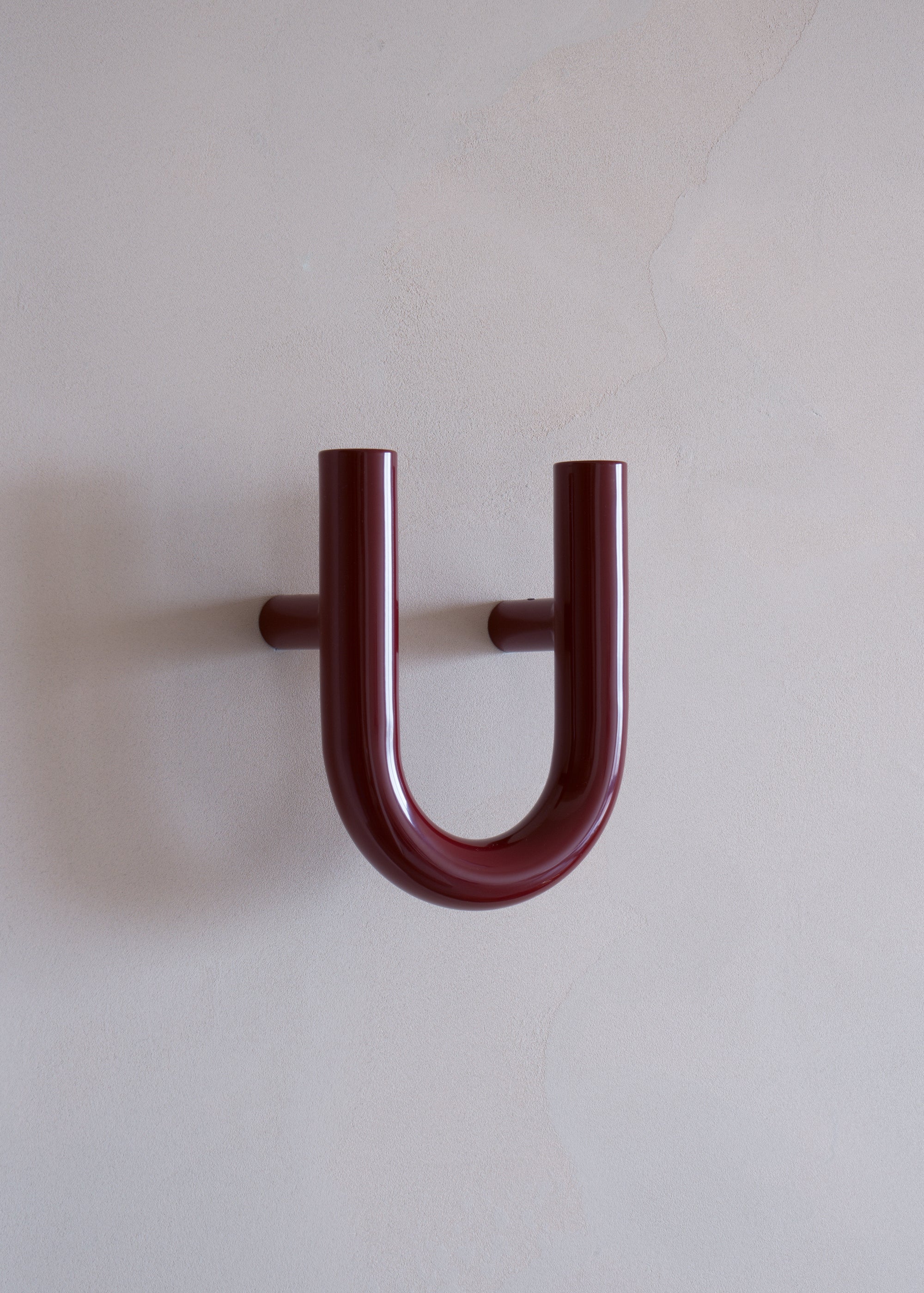 UNE hanger